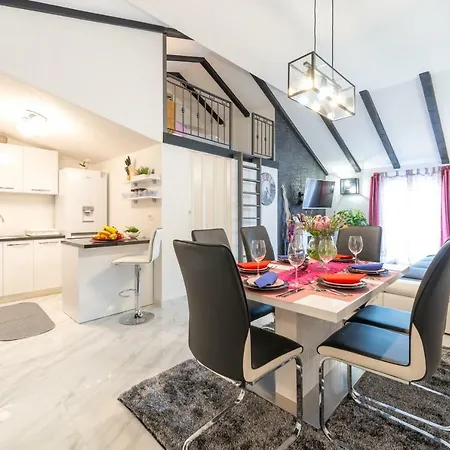 Tranquility And Nature In 4 Bedroom With Sea View *