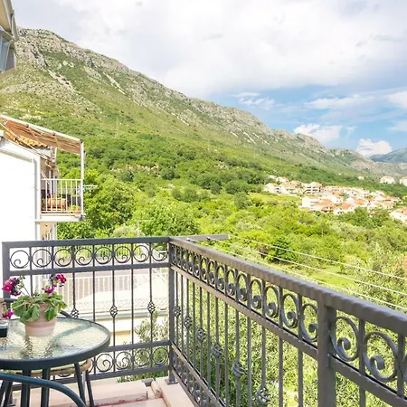 Tranquility And Nature In 4 Bedroom With Sea View דירה Mokošica