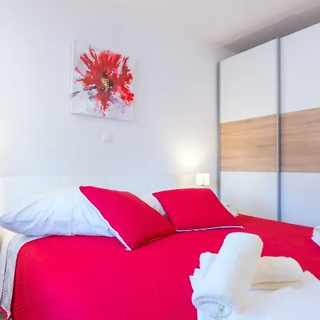 Tranquility And Nature In 4 Bedroom With Sea View