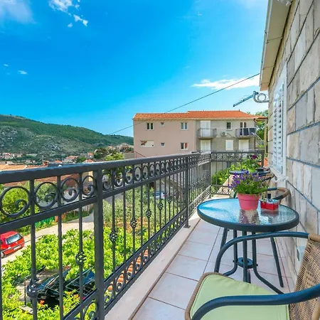 Tranquility And Nature In 4 Bedroom With Sea View