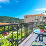 Tranquility And Nature In 4 Bedroom With Sea View Mokošica