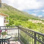 Tranquility And Nature In 4 Bedroom With Sea View דירה Mokošica
