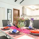 Tranquility And Nature In 4 Bedroom With Sea View *