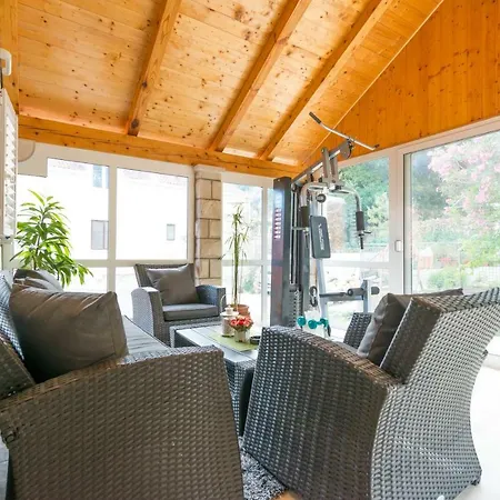 Apartment Tranquility And Nature In 4 Bedroom With Sea View Mokosica