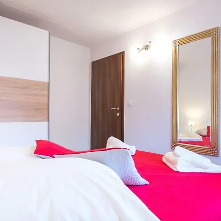 Tranquility And Nature In 4 Bedroom With Sea View Mokosica
