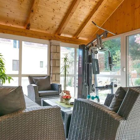 Tranquility And Nature In 4 Bedroom With Sea View