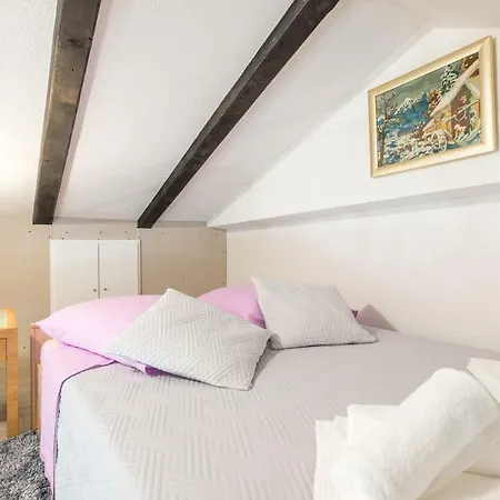 Apartment Tranquility And Nature In 4 Bedroom With Sea View