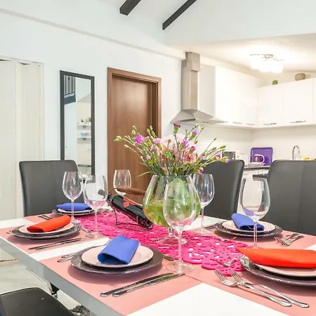 Tranquility And Nature In 4 Bedroom With Sea View *