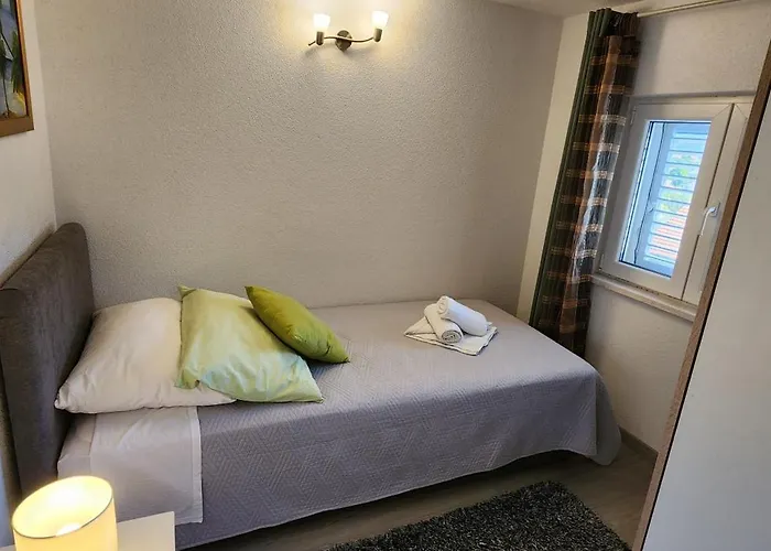 Tranquility And Nature In 4 Bedroom With Sea View *