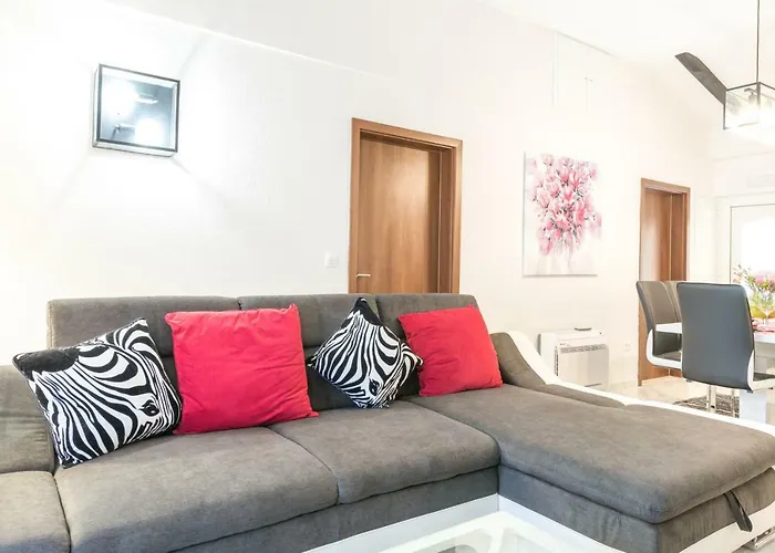 Tranquility And Nature In 4 Bedroom With Sea View * Mokosica