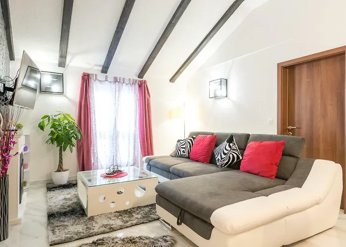 Apartman Tranquility And Nature In 4 Bedroom With Sea View Mokosica