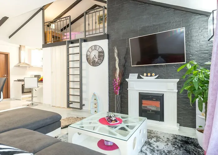Tranquility And Nature In 4 Bedroom With Sea View
